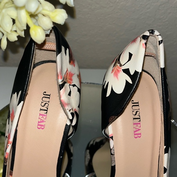 JustFab Raquell Women's Size 10 Black w/ White Flowers 3" D'Orsay Slip On Heels - Picture 4 of 11